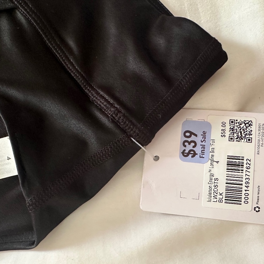 LULULEMON BLACK YOGA TOP -SHINY